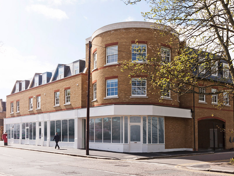 High Street, N14